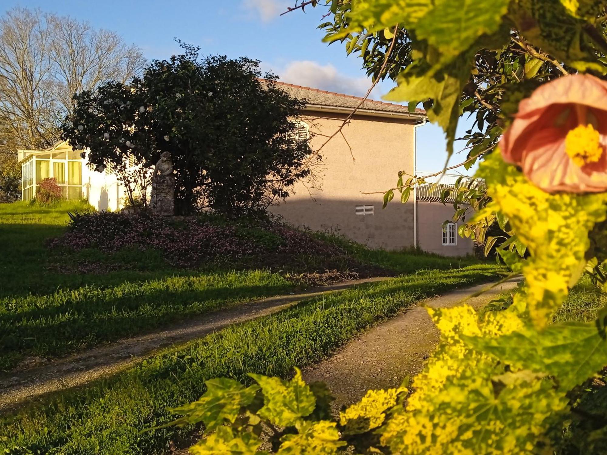 A Casa De Abelleira Ponteareas Bed & Breakfast Eksteriør bilde